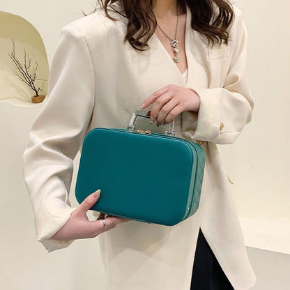 Portable Makeup Bag with Built-in Mirror – Diamond Embroidery PU Case